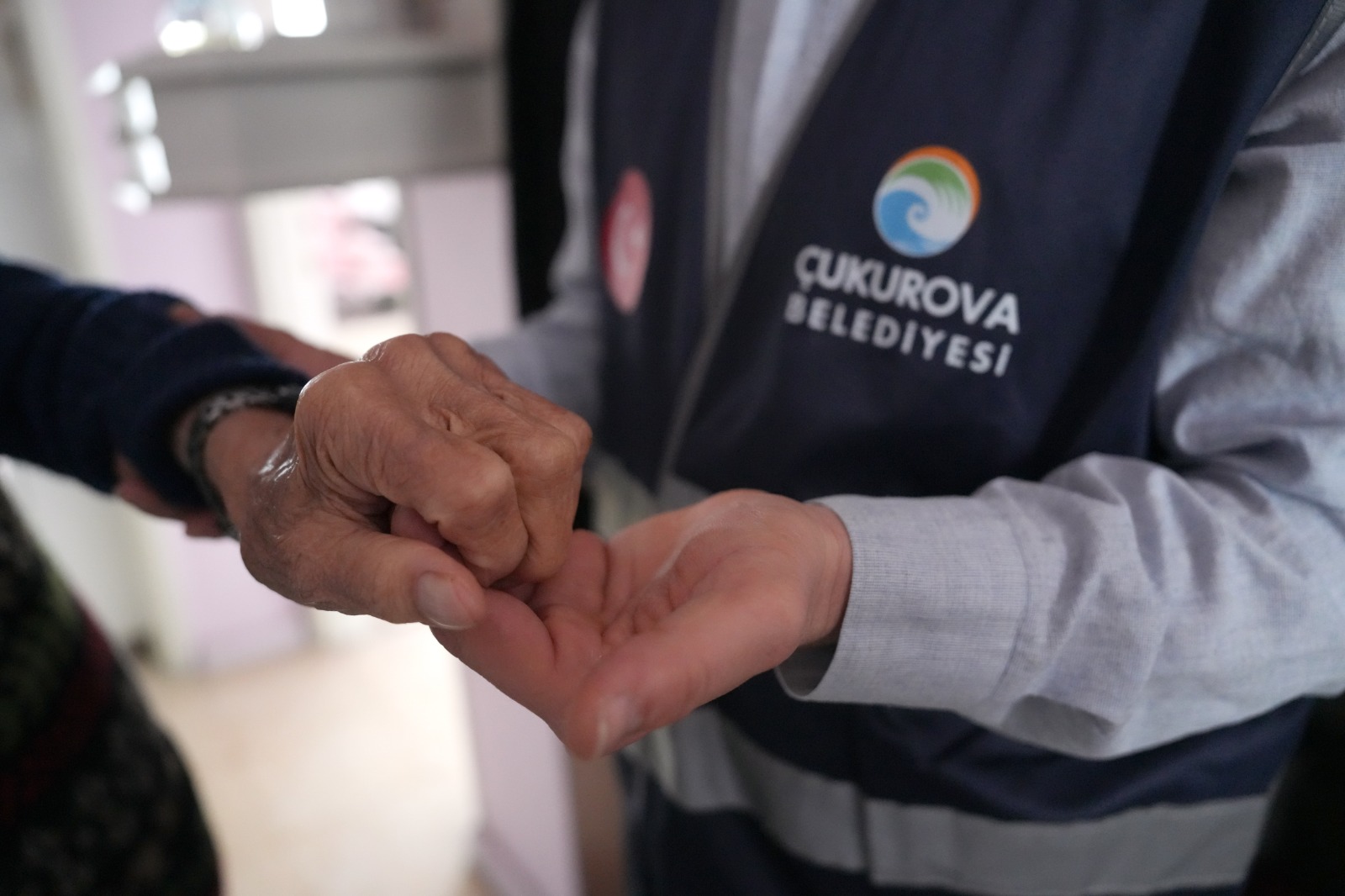 ÇUKUROVA BELEDİYESİ GÖNÜLLERE DOKUNUYOR