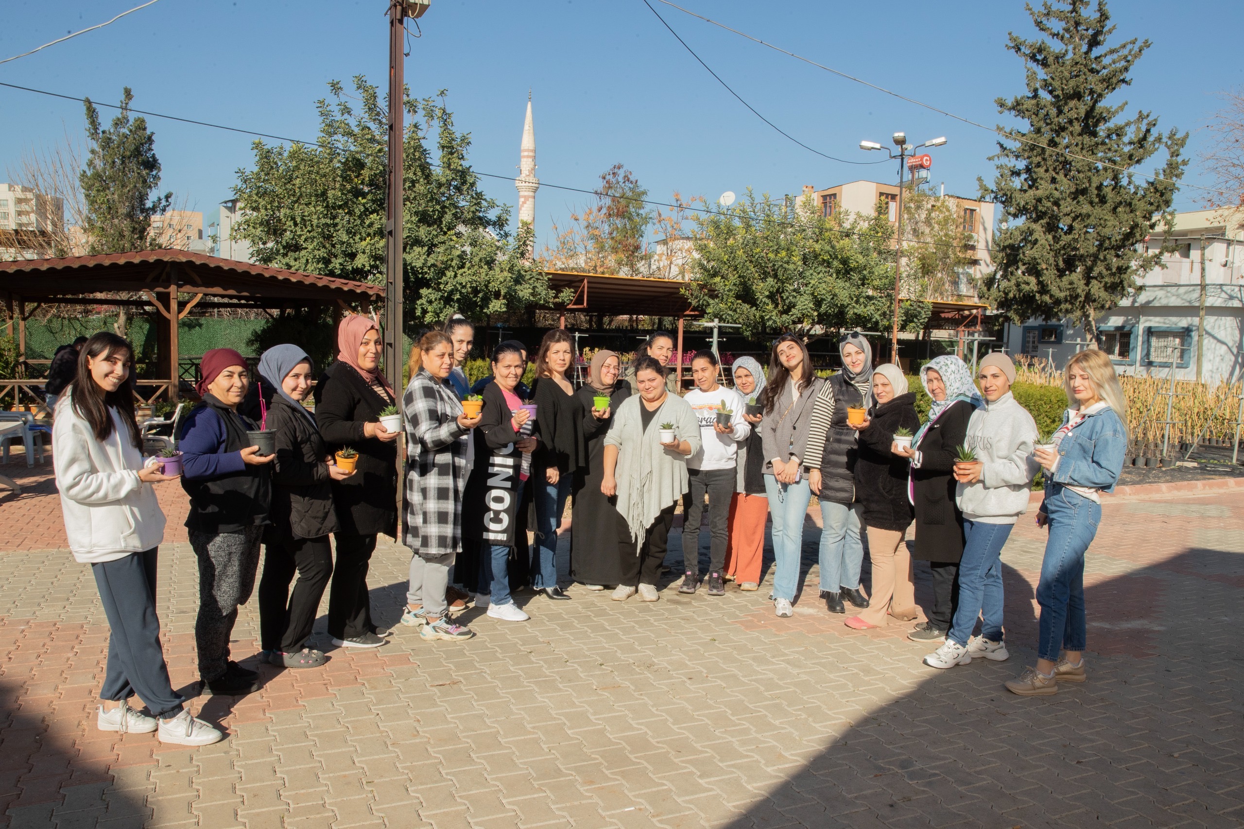 Seyhan Belediyesinin “Desteklemekten Güçlendirmeye” Projesinde Yeni Adım: Mesleki Eğitim Kursları