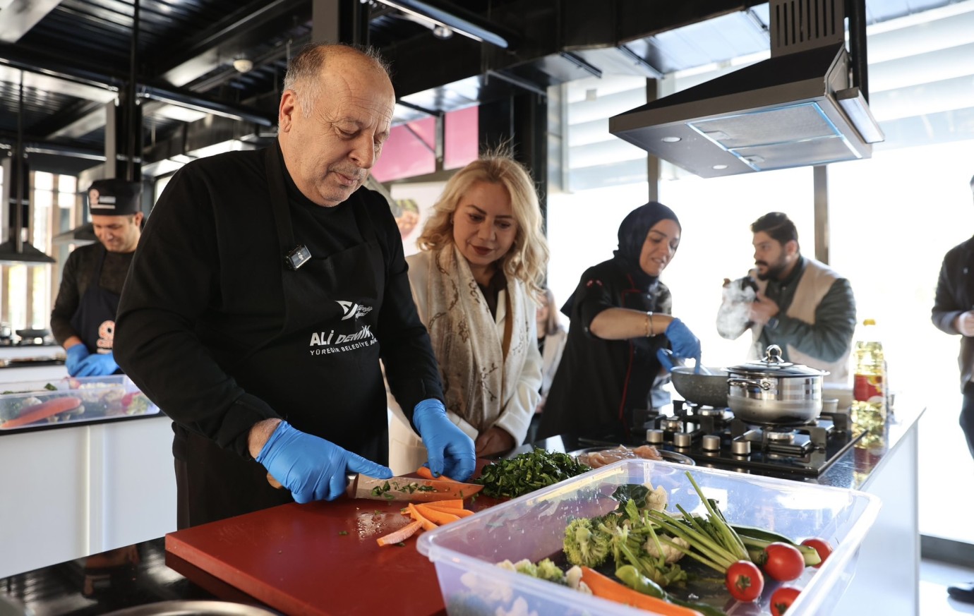 Demirçalı Mutfağa Girdi