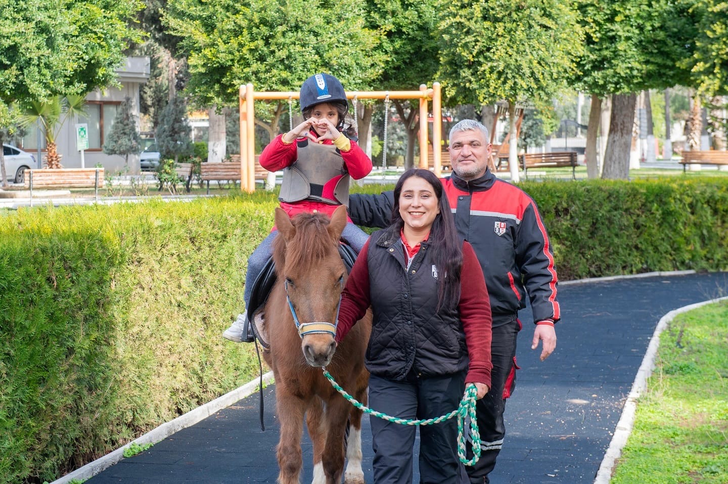 SEYHAN BELEDİYESİ’NDEN ÖZEL ÇOCUKLARA “ATLA TERAPİ” ETKİNLİĞİ