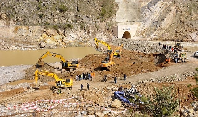 10 İşçinin 13 Yıldır Mezar Taşı Bile Yok