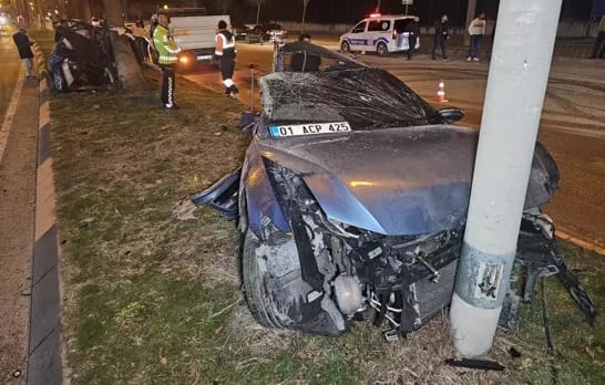 17 Yaşındaki Sürücü Hafif Yaralı Kurtuldu