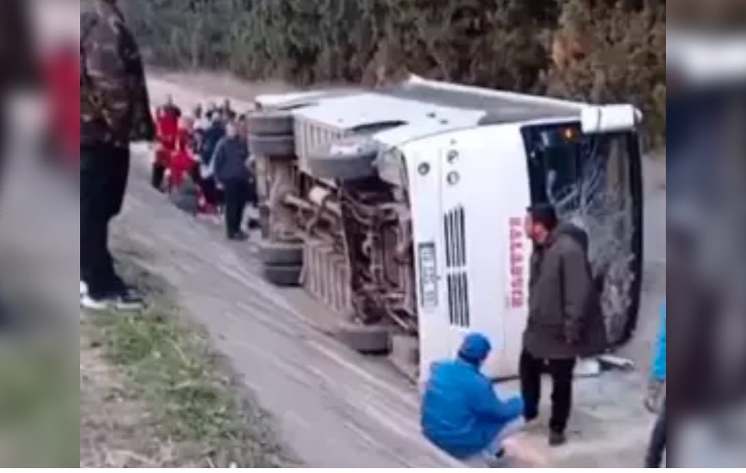 Midibüs Devrildi: 10 Yaralı…