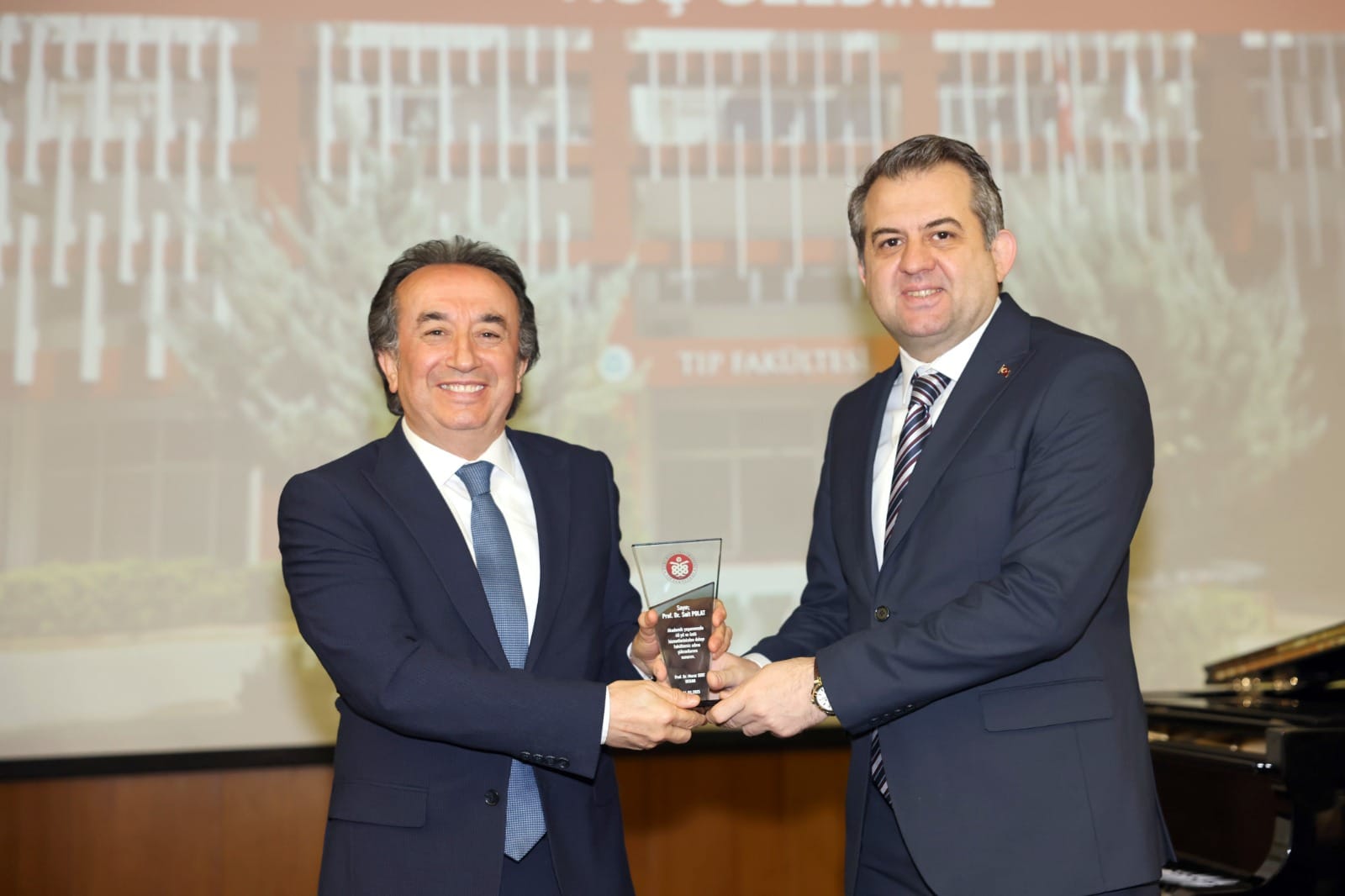 Rektör Prof. Dr. Beriş, Sağlık Çalışanlarıyla Bir araya Geldi