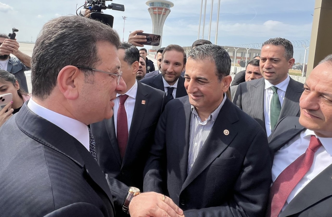 Ekrem İmamoğlu‘na Coşkulu Karşılama