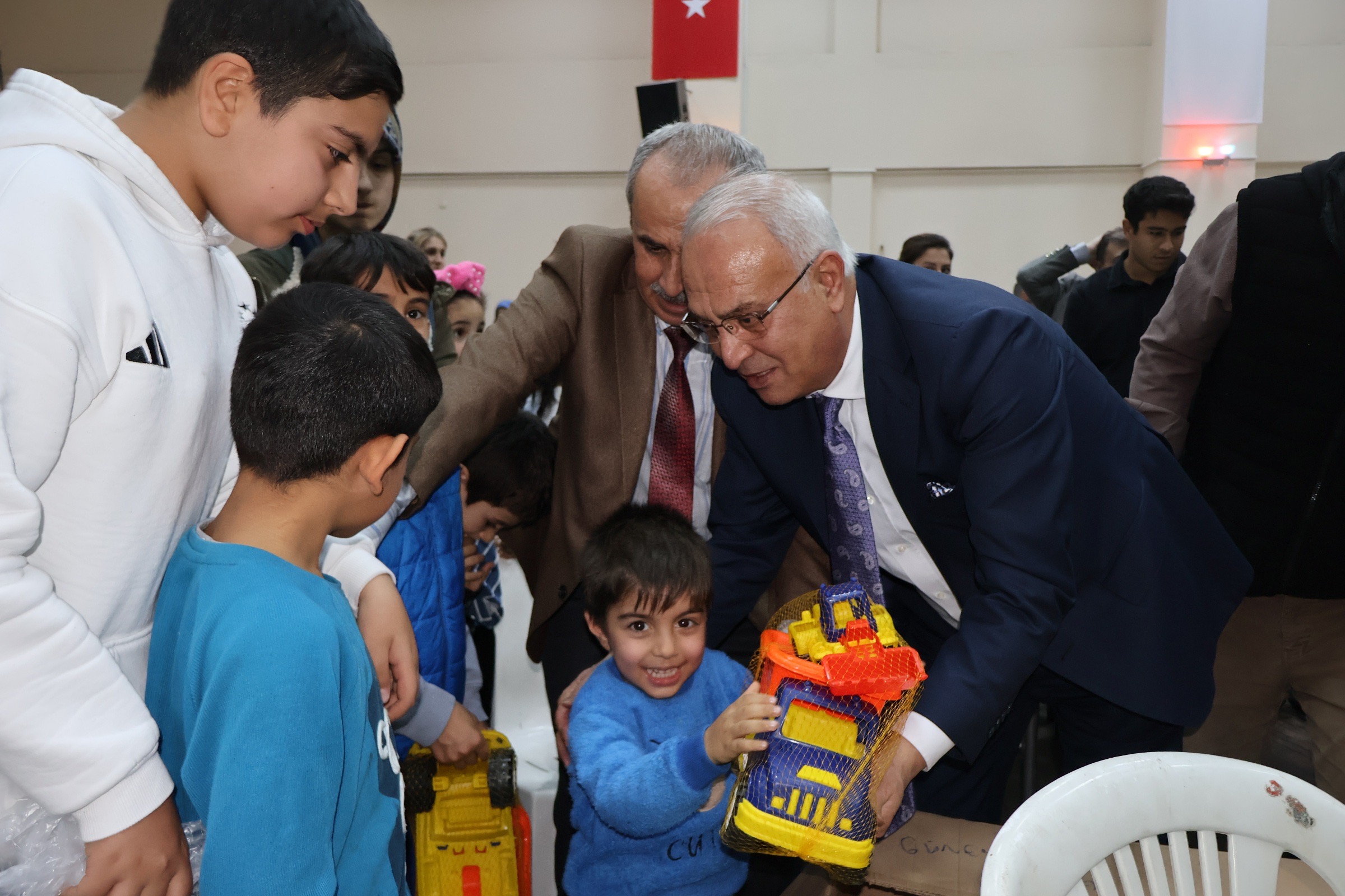 Minik yürekleri ısıtan iftar!