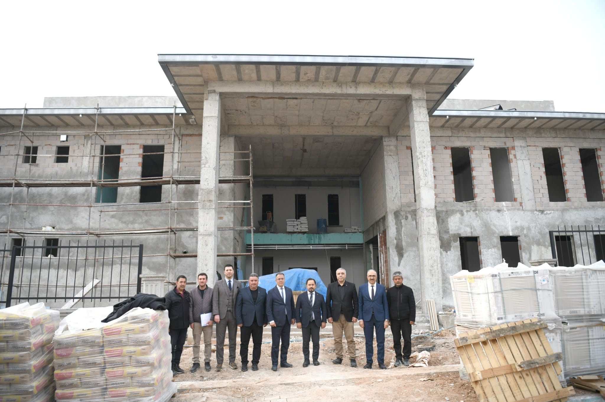 “SPOR KENTİ SARIÇAM’A YAKIŞIR BİR TESİS”