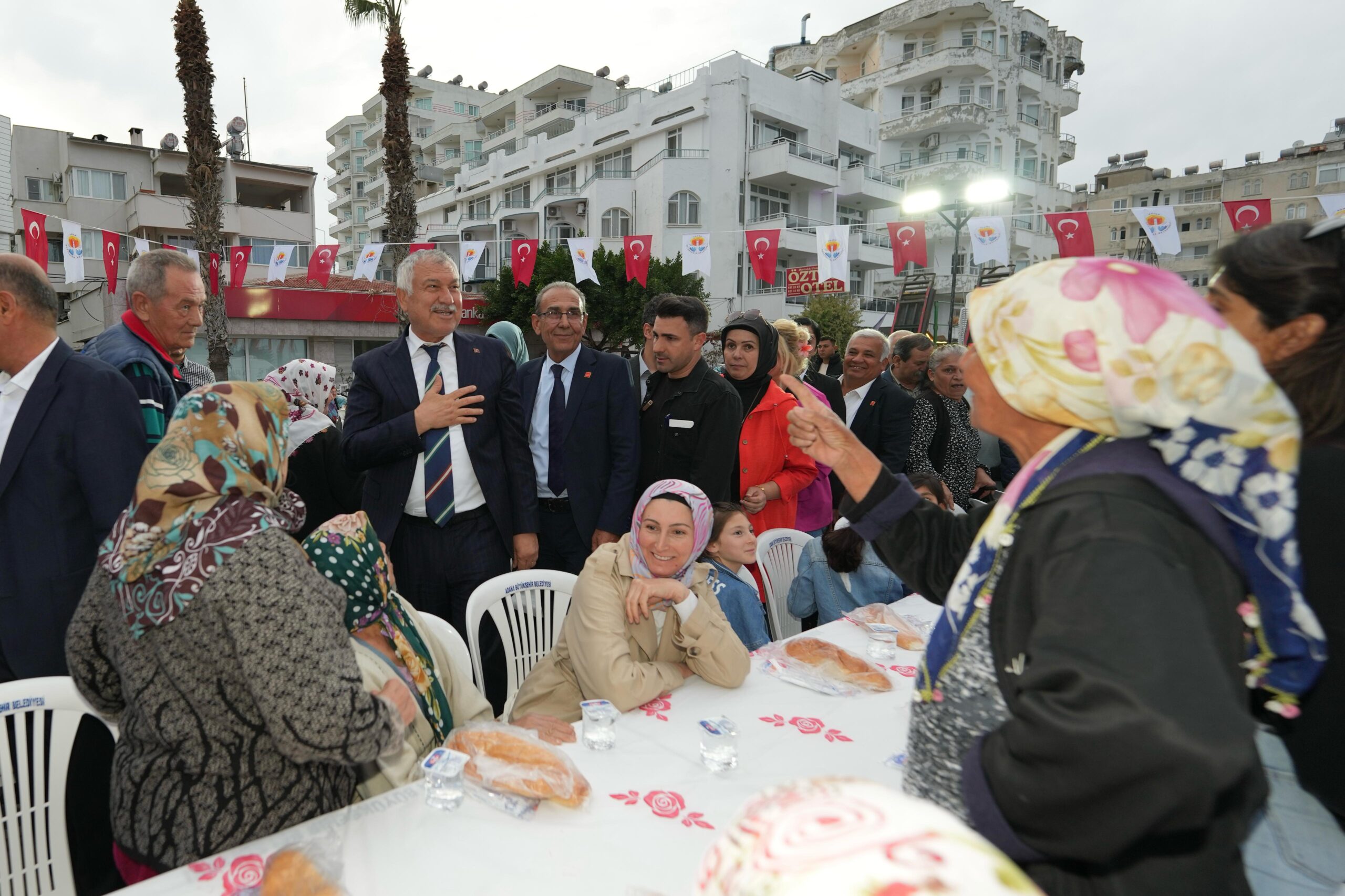 Başkan Zeydan Karalar, Yumurtalık halkıyla iftar programında bir araya geldi