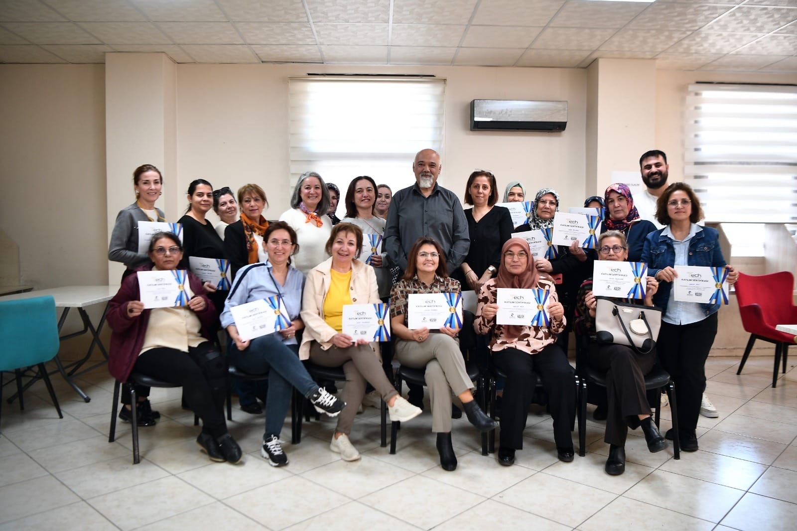 ÇUKUROVALI ÜRETEN KADINLARA DİJİTAL PAZARLAMA EĞİTİMİ