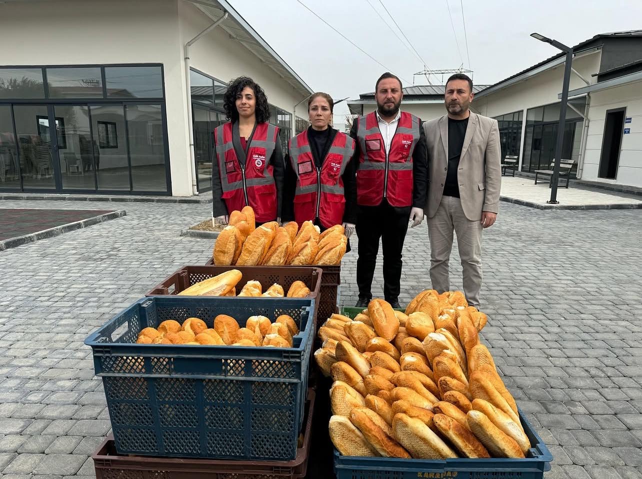 Ceyhan Belediyesi Ramazan ayında 478 BİN EKMEK DAĞITTI