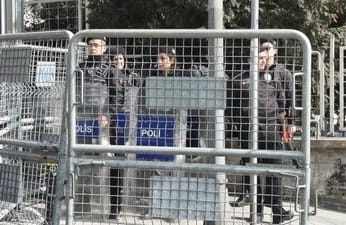 Belediyelere Operasyon: 32 Gözaltı