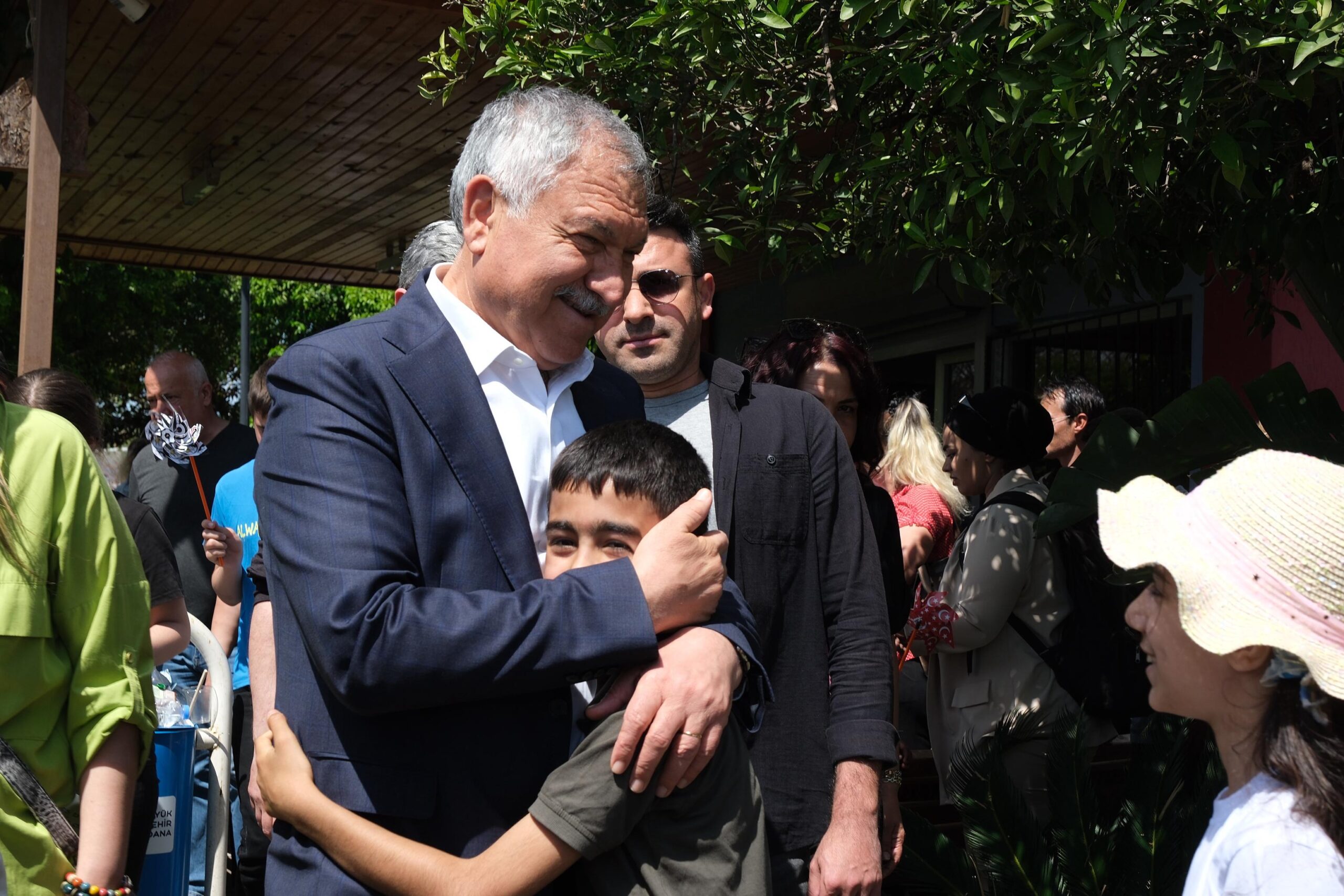 Geleceğimizi aydınlatacak, yarınımızı yüceltecek olan çocuklarımızdır