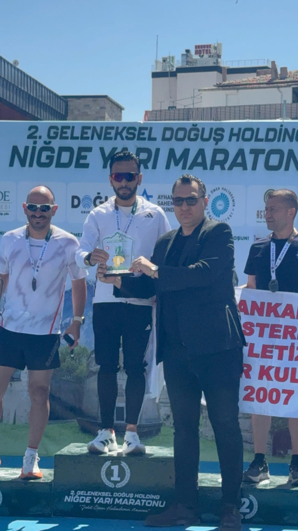 ÇUKUROVALI ATLETLER NİĞDE’DEN 4 MADALYAYLA DÖNDÜ