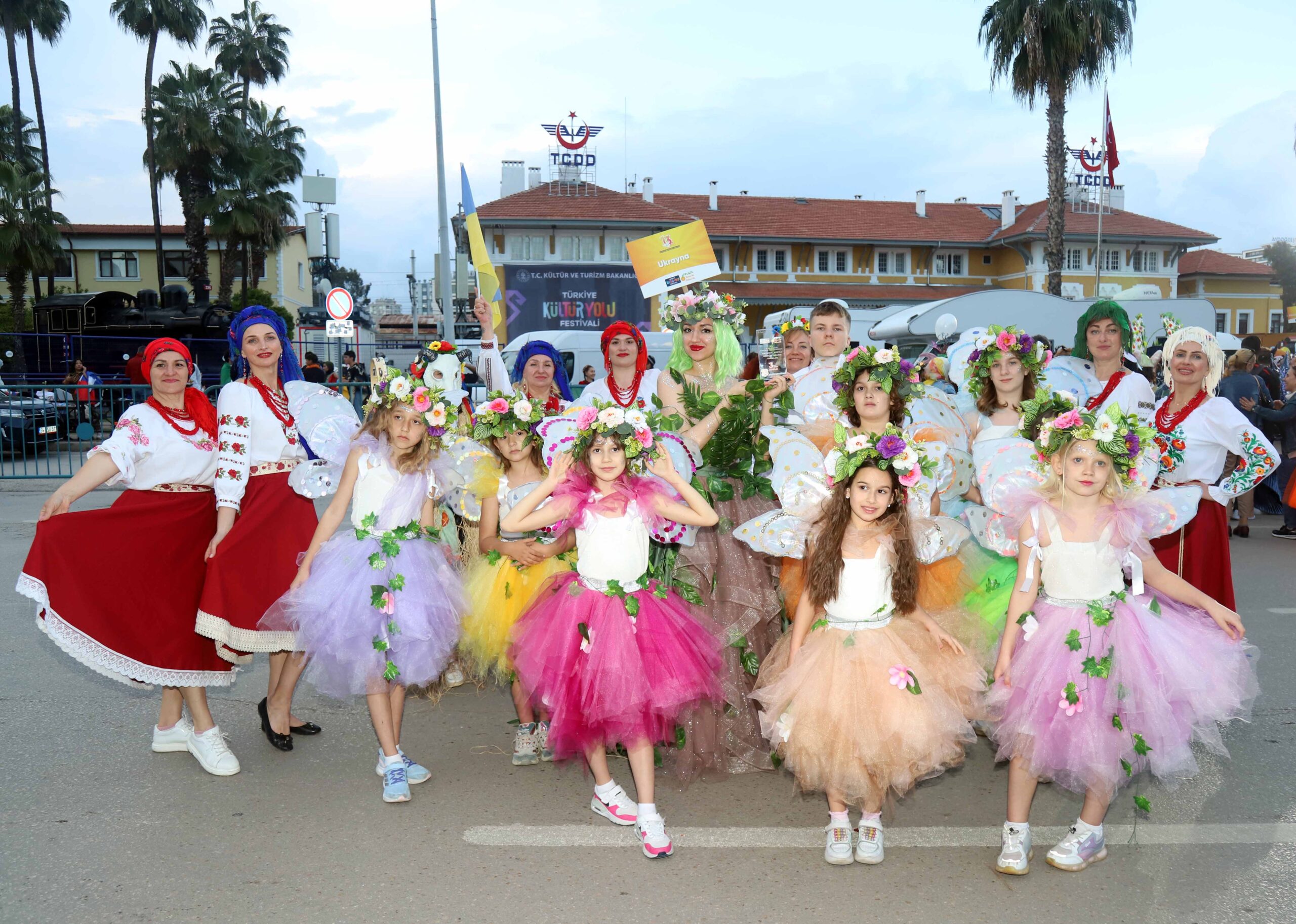 Ukraynalılar Adana’nın karnavalında
