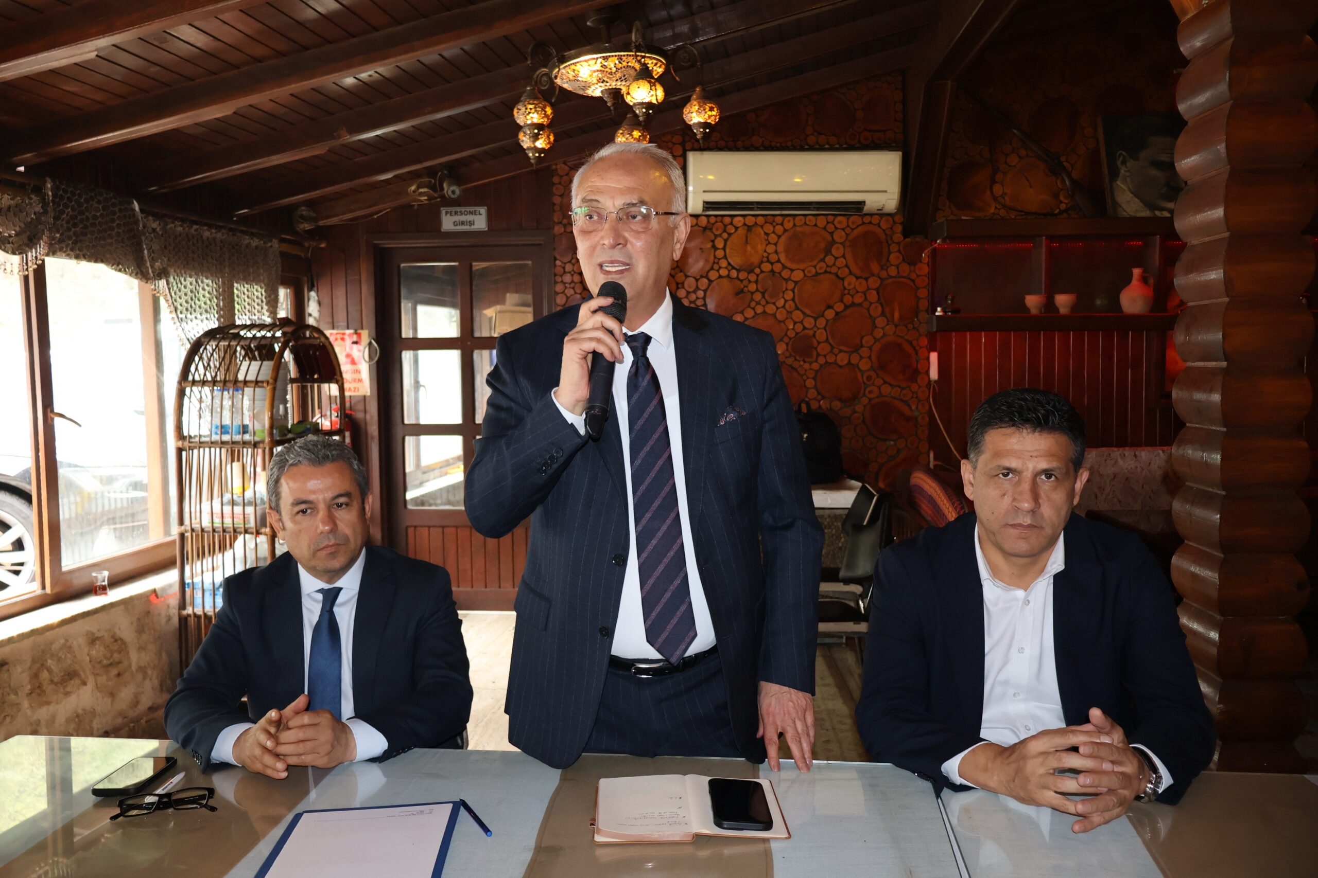 “Bilge Liderimizin emrinde tereddütsüz yürüyoruz”