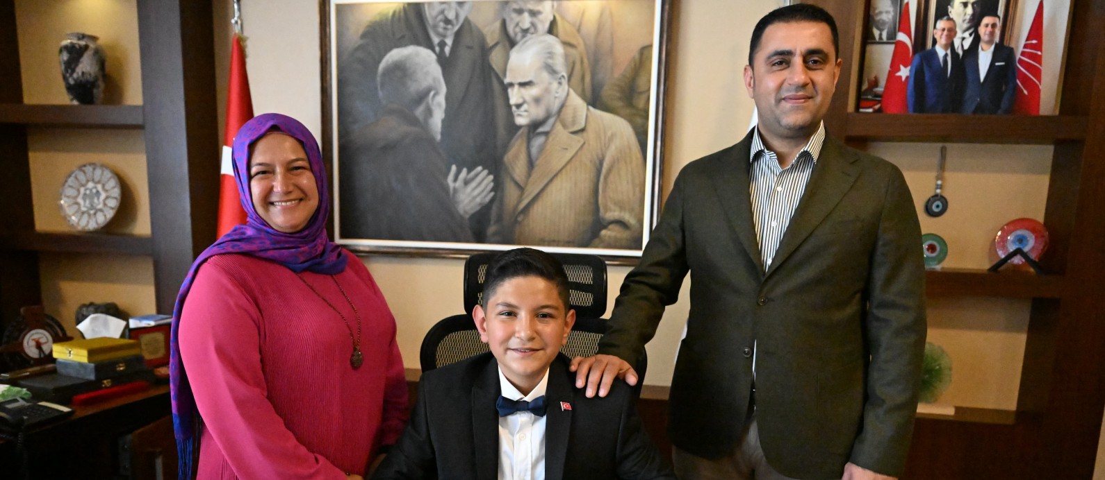 Başkan Kozay, makam koltuğunu Tunahan’a devretti