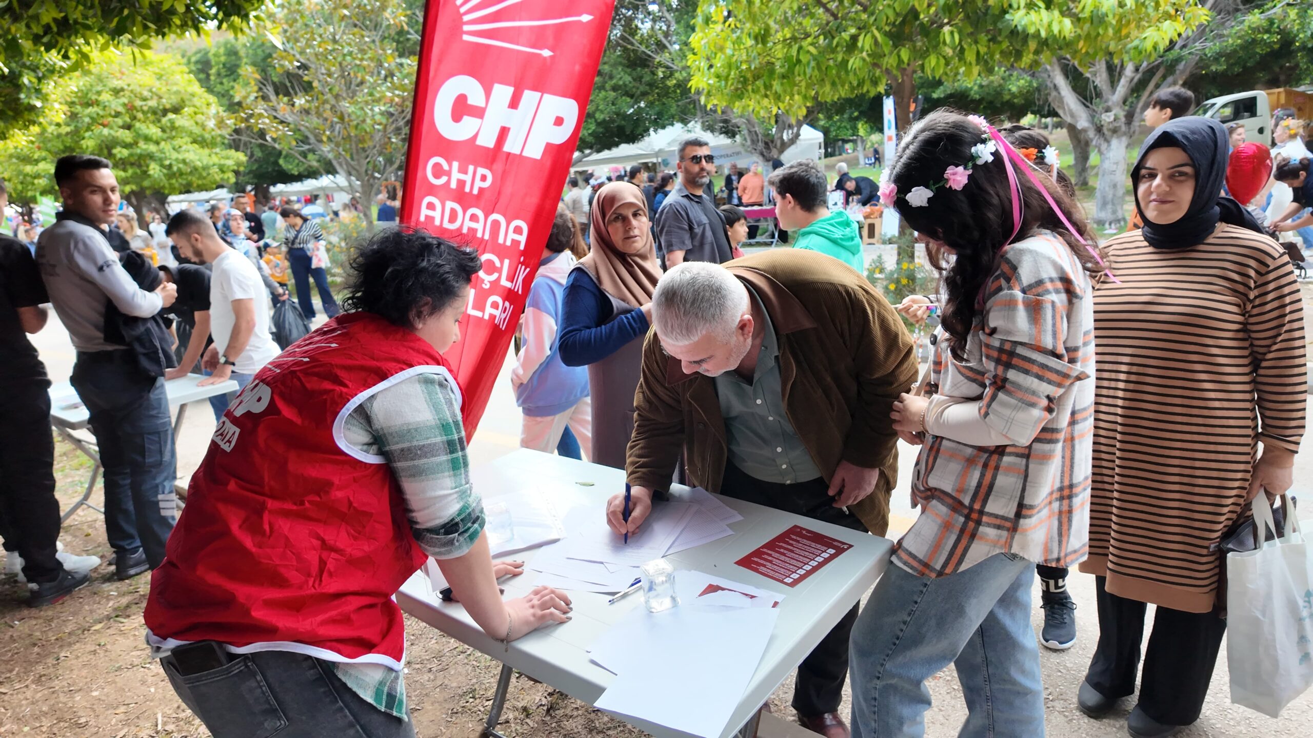 CHP’de İmza kampanyası son hızıyla devam ediyor