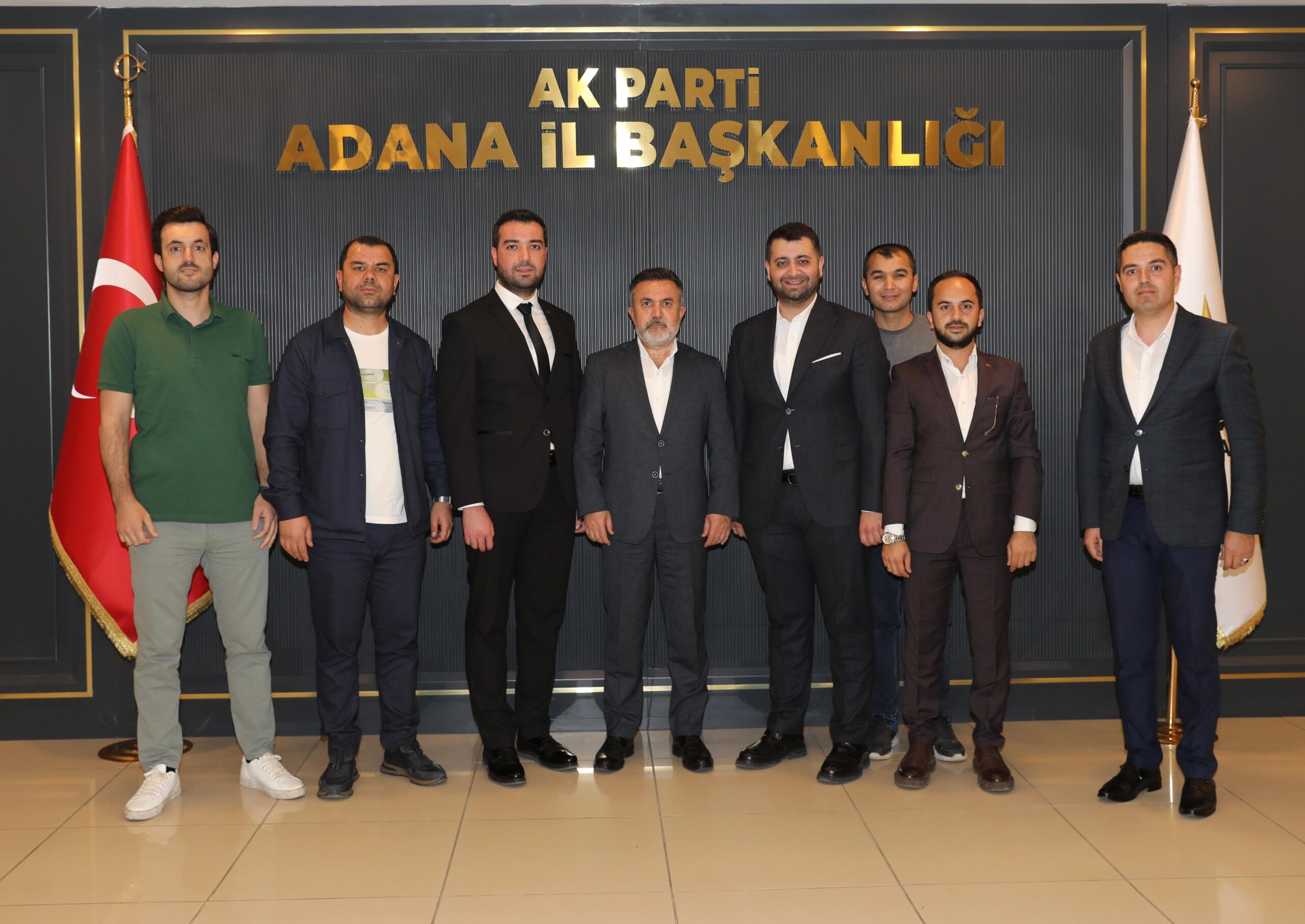 Birlik Vakfı Genç Birlik Adana Şubesi’nden ‘Kitap Kumbarası’ Kampanyasına Destek