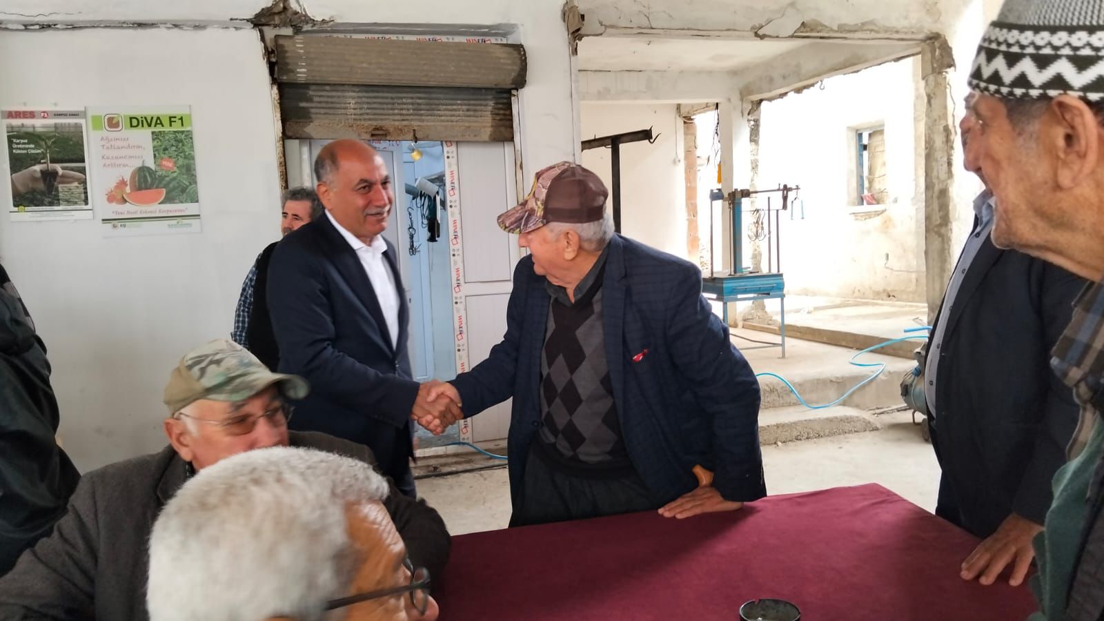 Başkan Erdinç Altıok, bayramda adım adım mahalleleri gezdi