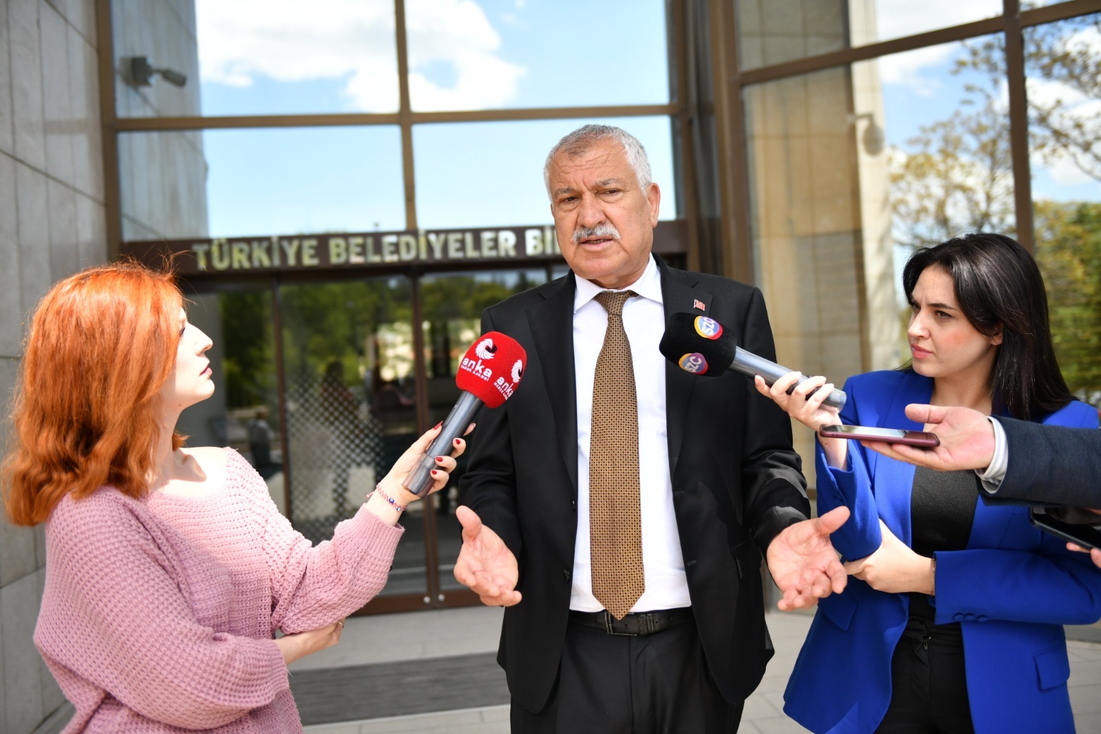 KARALAR: “SAYIN CEVDET YILMAZ’A SÖYLEDİM, PEŞİNİZİ BIRAKMAM, SORUN ÇÖZÜLÜNCEYE KADAR GELİR GİDERİM”