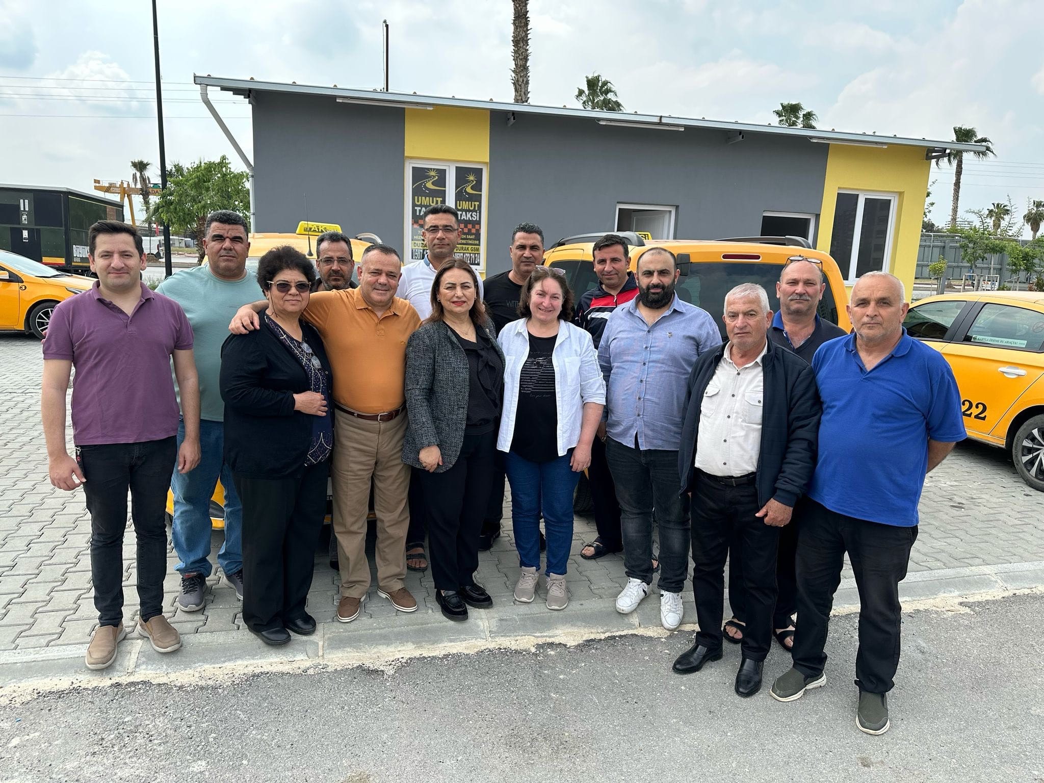 Milletvekili Müzeyyen Şevkin, köşe bucak geziyor