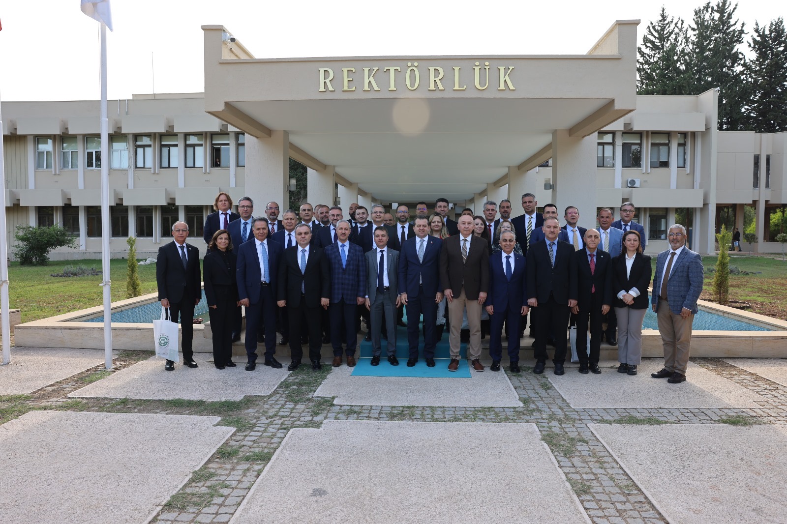 Çukurova Üniversitesi Ev Sahipliğinde Farklı Bölgelerden Üniversite Hastanelerinin Yöneticileri Bir Araya Geldi