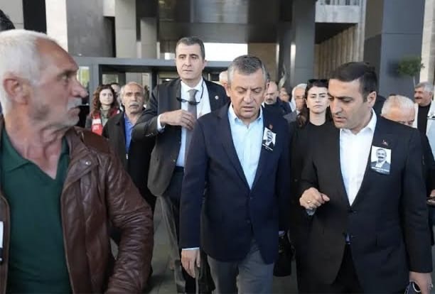 Özel, Şüphelendiği Kişiyi Açıkladı!