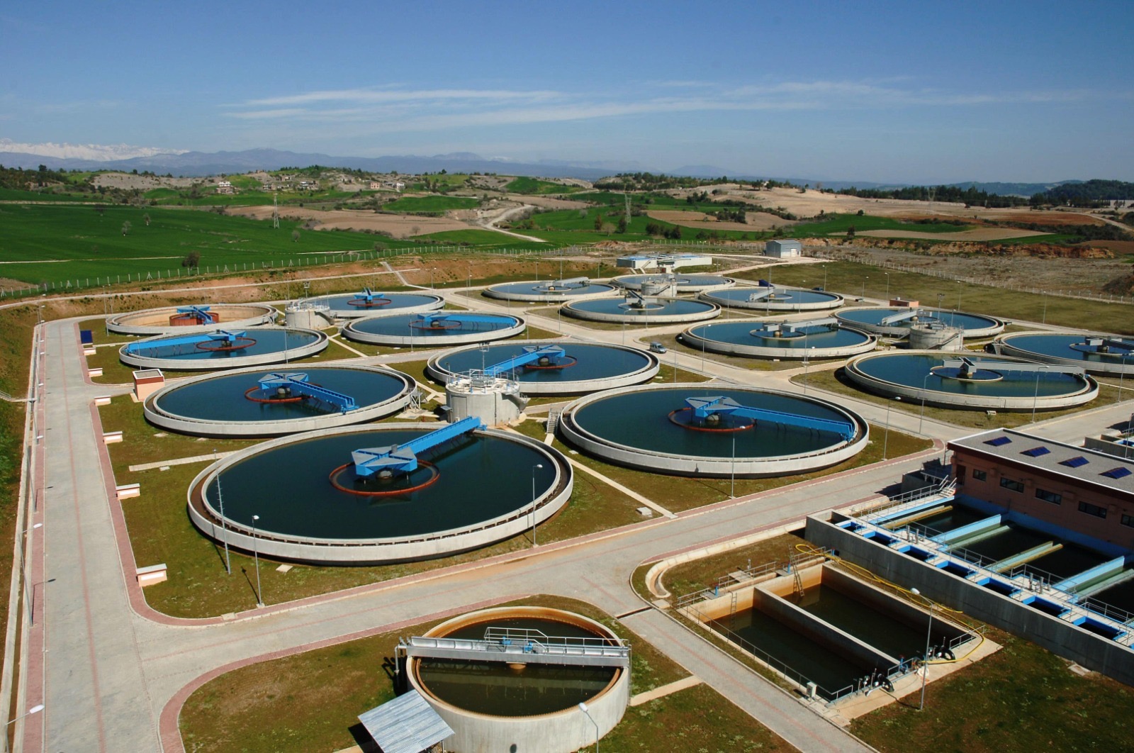 Adana’da musluktan akan su gönül rahatlığıyla içiliyor