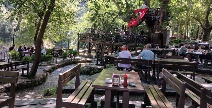 Kozan Dağılcak Tabiat Parkı’nda Cumartesi yoğunluğu