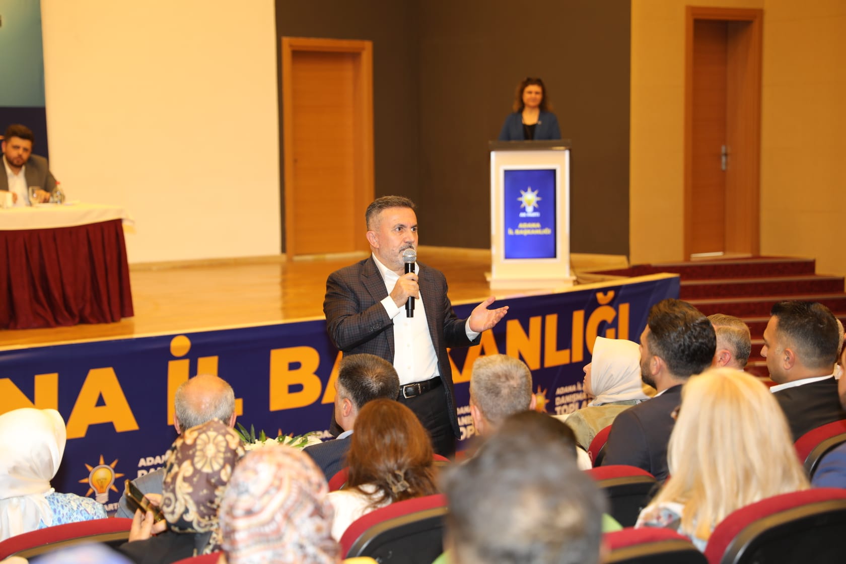 Adana’da AK Parti Teşkilatı Yol Haritasını Masaya Yatırdı