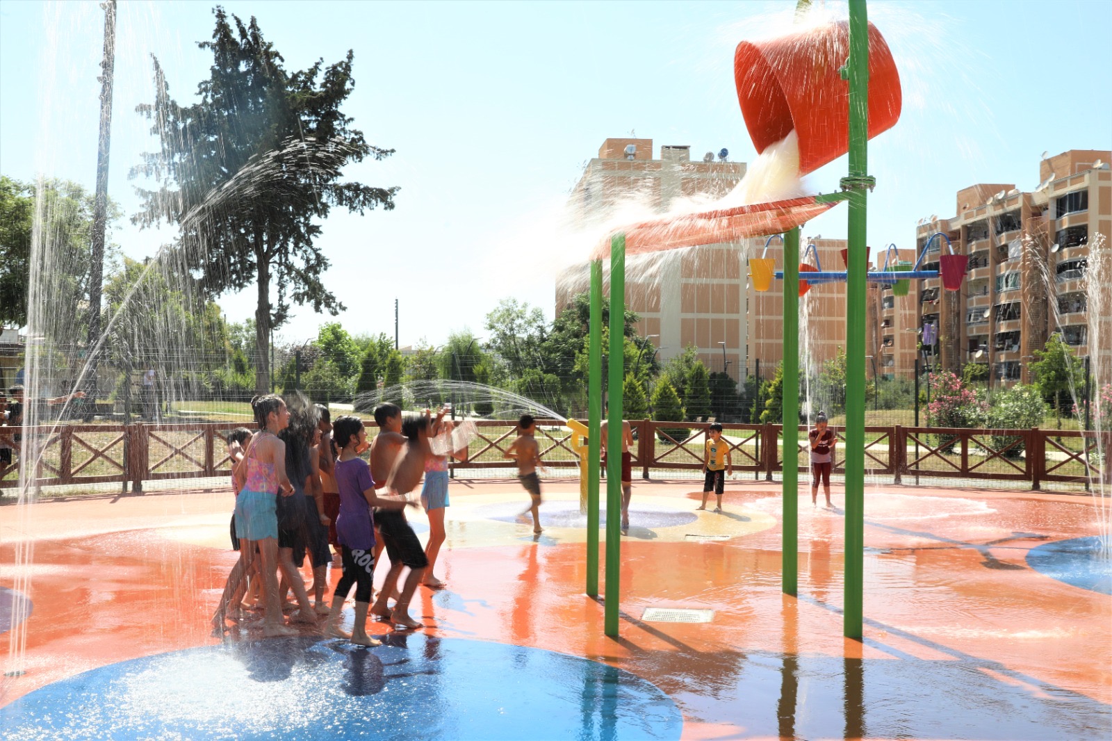 YÜREĞİR BELEDİYESİ SU OYUN PARKLARI AÇILDI