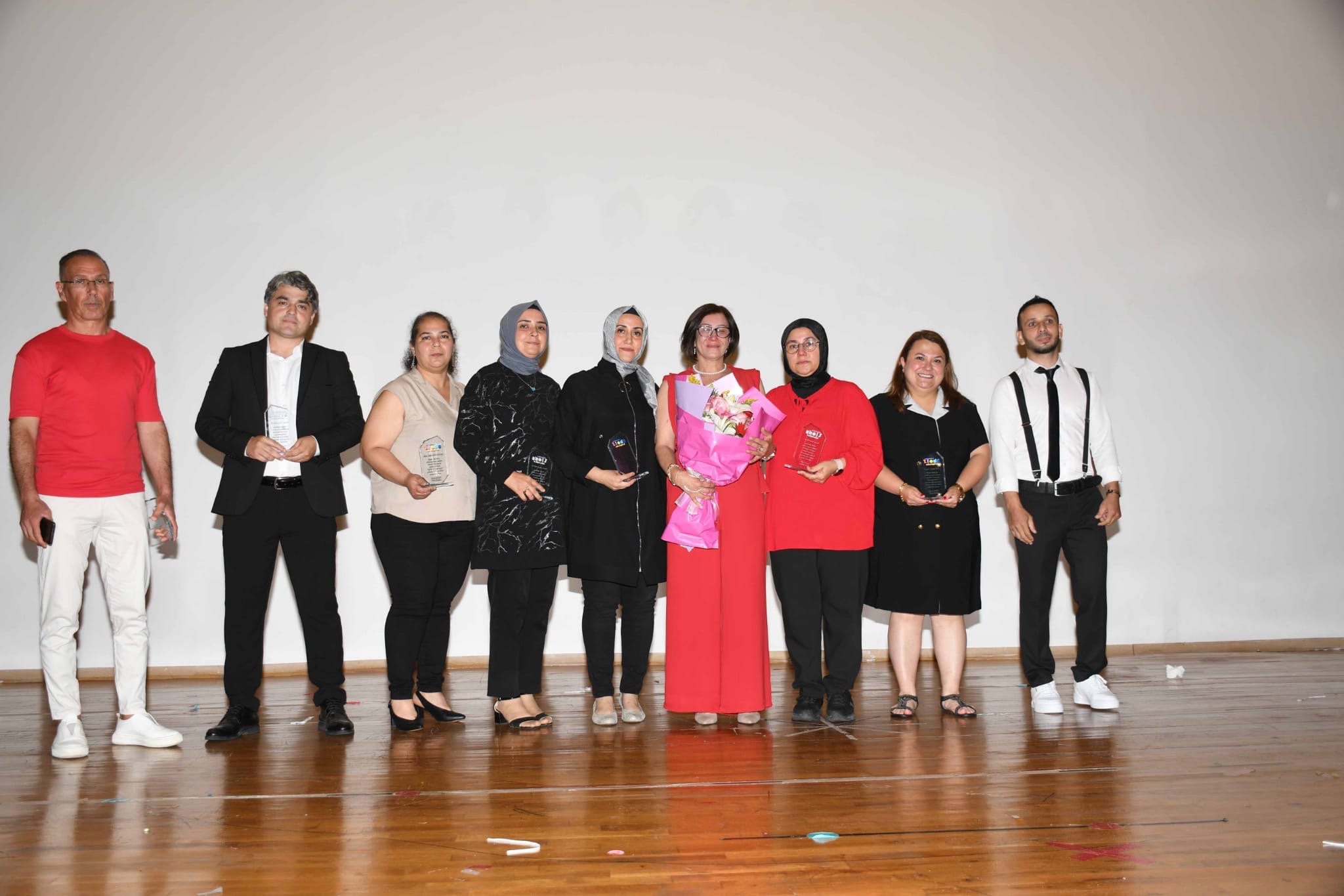 KOZANOĞLU LİONS ANAOKULU’NDAN MUHTEŞEM YILSONU ETKİNLİĞİ