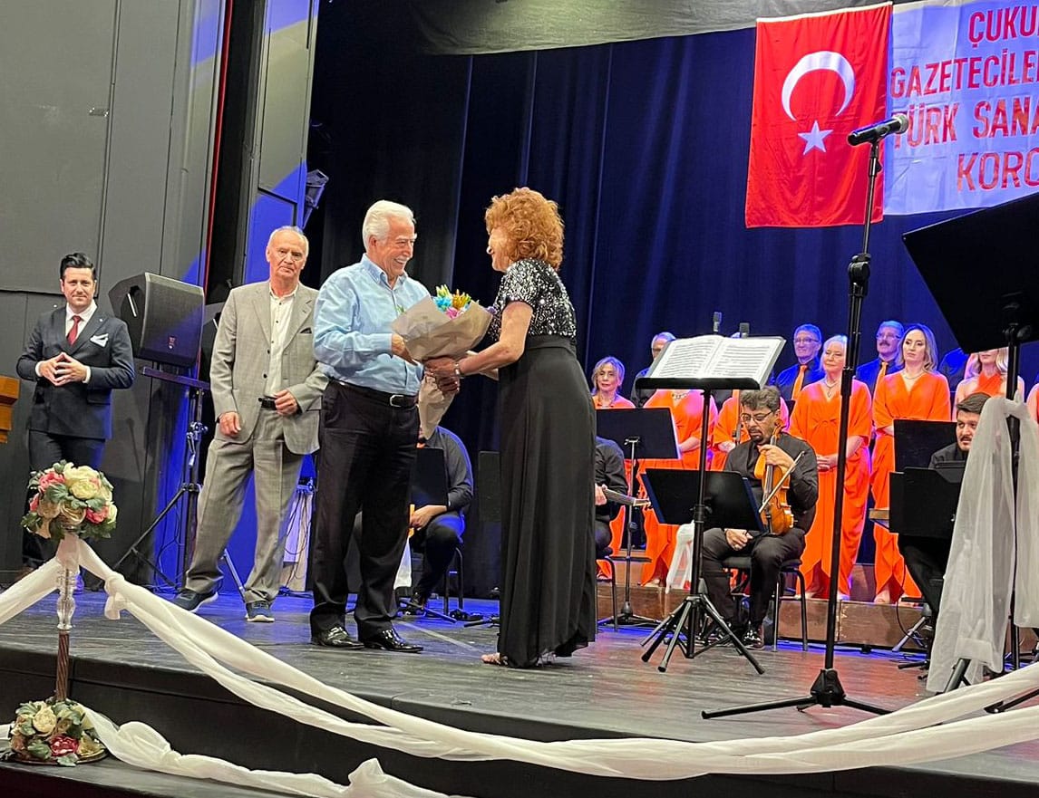 ÇGC Türk Sanat Müziğ Korosu; Büyükşehir Belediyesi Tiyatro Salonu’nda musıkiseverlere müzik şöleni sundu