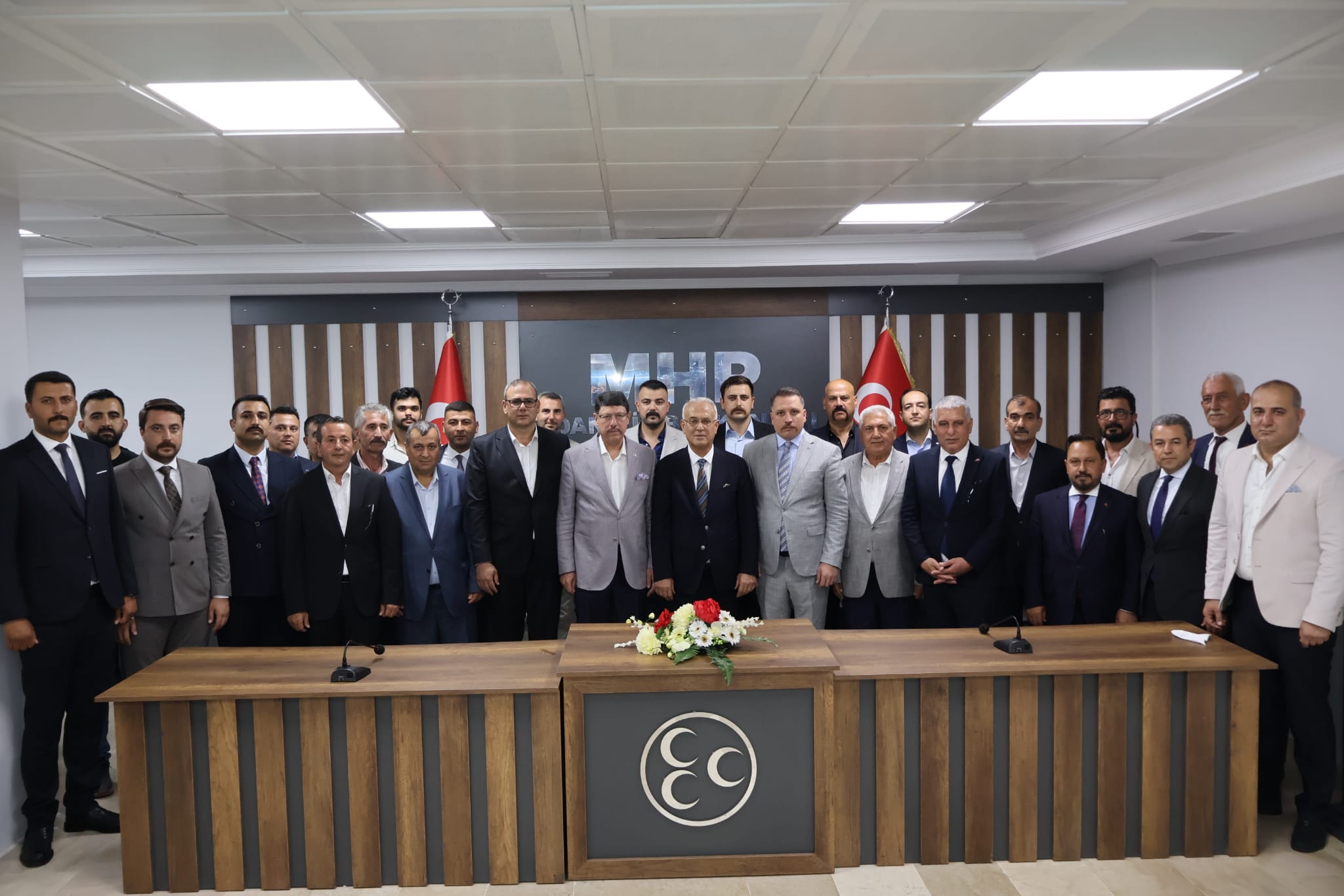 MHP Adana’da kenetlendi!