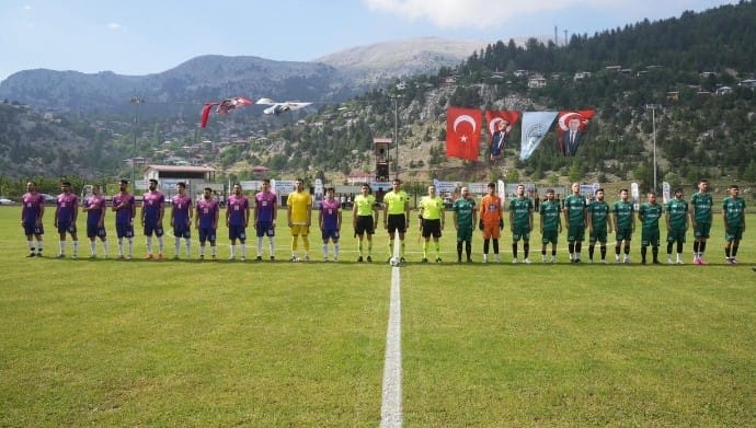 Saha Kızıştı, Tribünler Doldu: Kızıldağ’da Futbol Şöleni Başladı