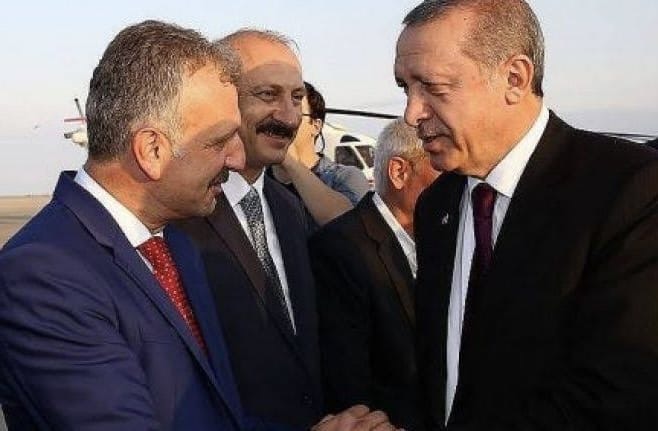 Oktay Saral’dan AKP İçine Sert Mesaj