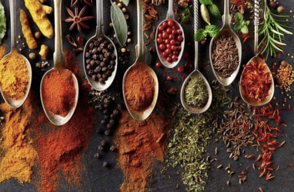 Ünlü Markanın Etiket Oyunu