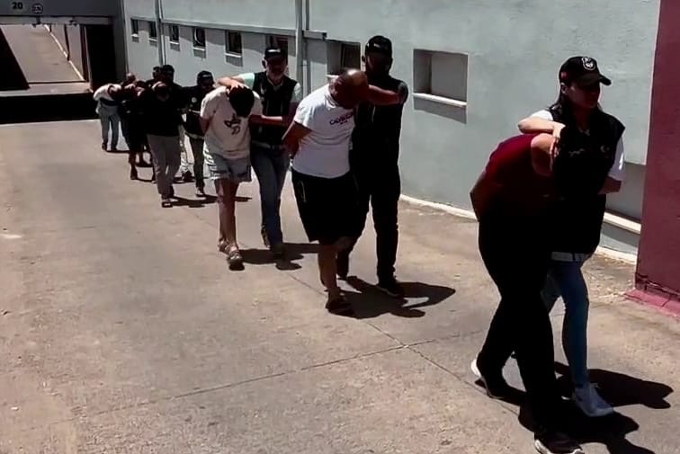 Uyuşturucu Tacirlerine 7 Tutuklama