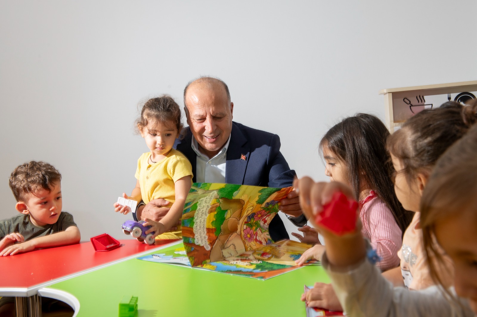 YÜREĞİR BELEDİYESİ KREŞLERİNE ÖN KAYITLAR BAŞLADI