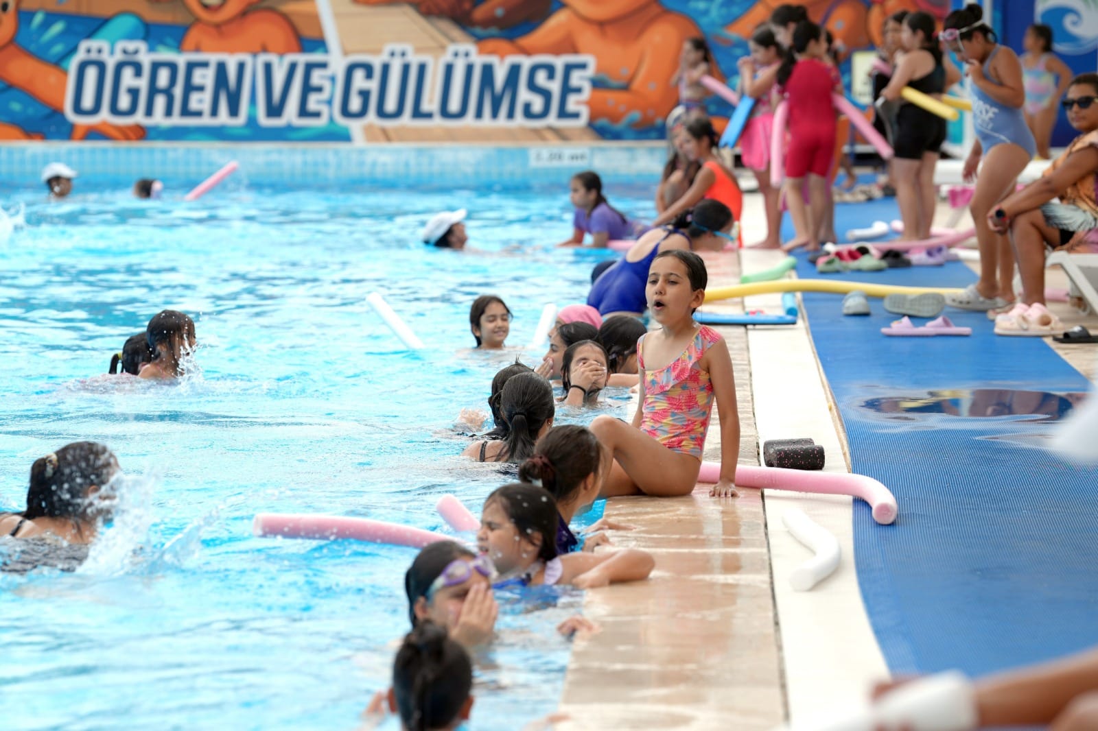 ÇUKUROVA BELEDİYESİ’NDE YÜZME KURSLARINA BÜYÜK İLGİ