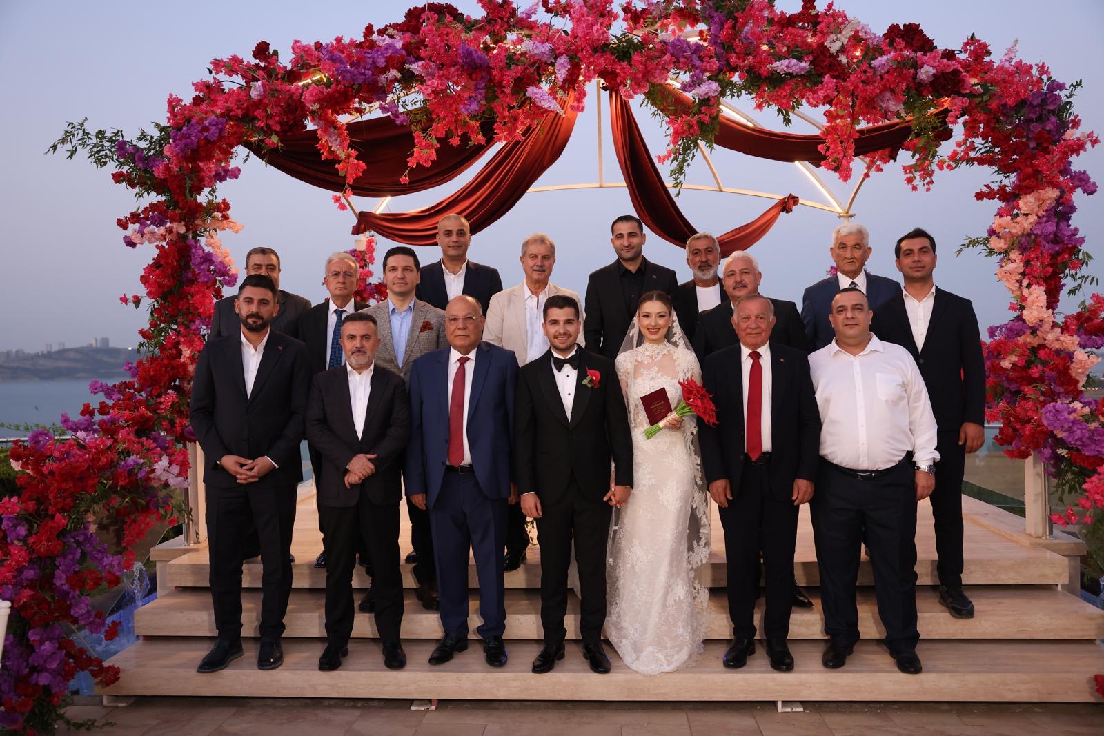 Doktor ve Avukat aşkı  nikah masasına taşındı!