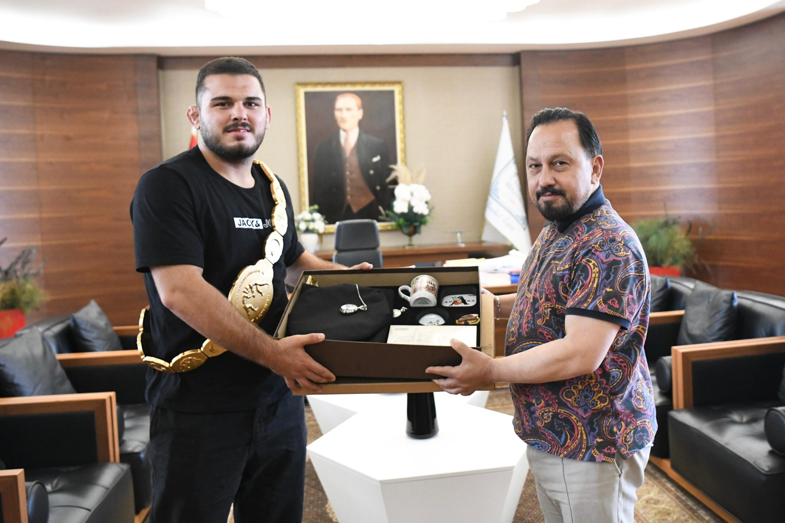 KIZILDAĞ BAŞPEHLİVANI ÇELEBİ’DEN BAŞKAN ULUDAĞ’A ZİYARET