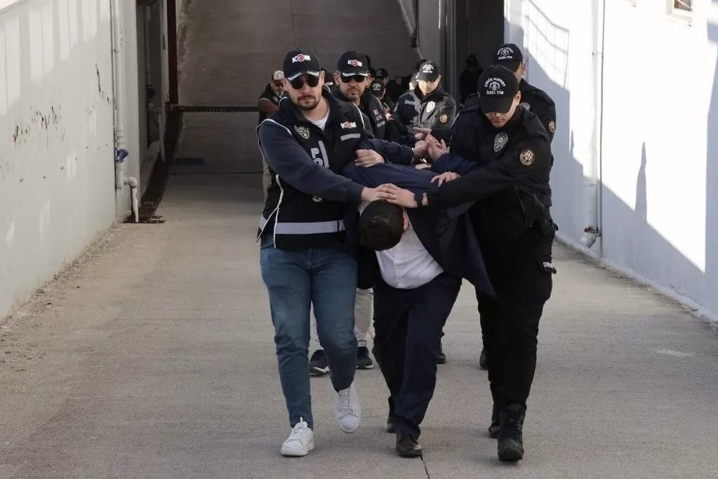 Emniyetin Cephaneliğini Boşalttılar