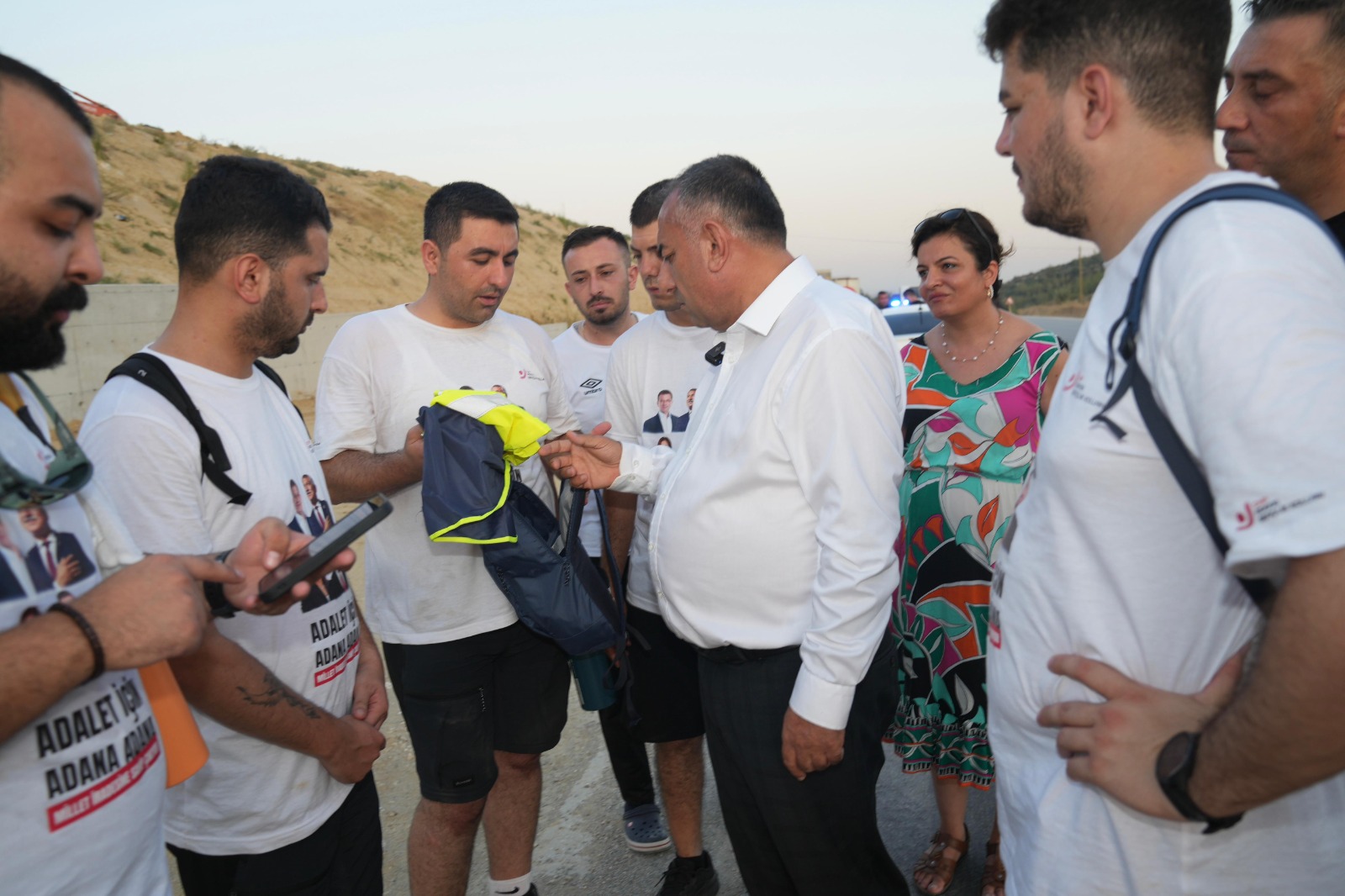 Güngör Geçer’den Özgürlük Yürüyüşü’ndeki gençlere destek