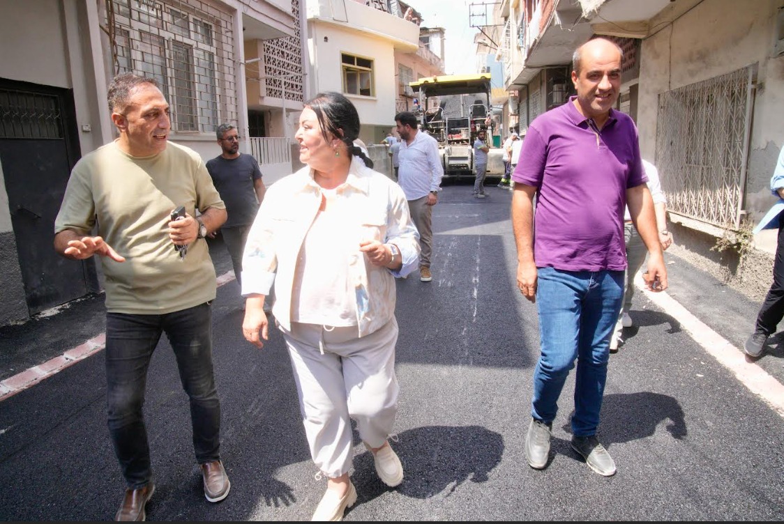 Seyhan’da asfalt çalışmaları hız kesmeden devam ediyor