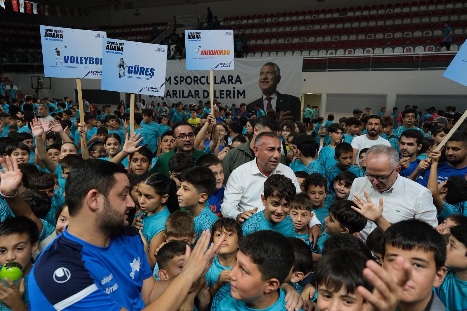 Adana Büyükşehir Belediyesi eğitimde ve sporda çocukların, gençlerin yanında