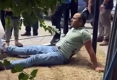 Parkta Kavga; Karnından Bıçaklandı