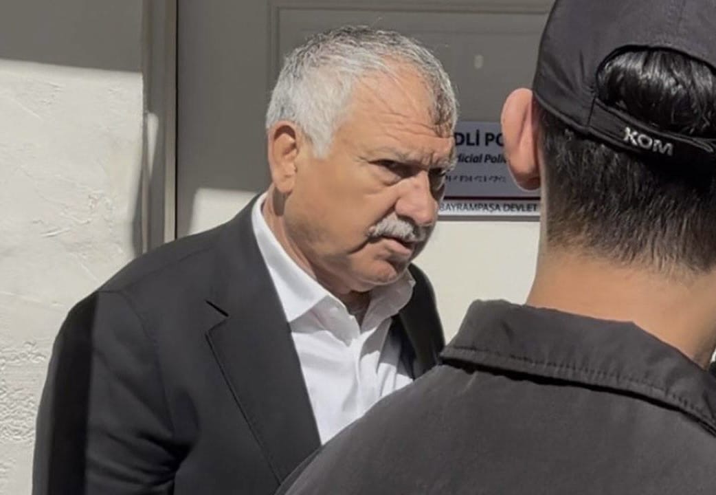 Zeydan Karalar İki Avukatını da Azletti