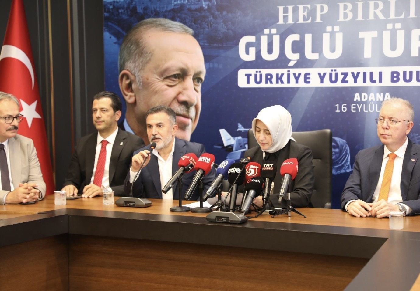 “Dünyanın Karşısında İsrail Belası Var“