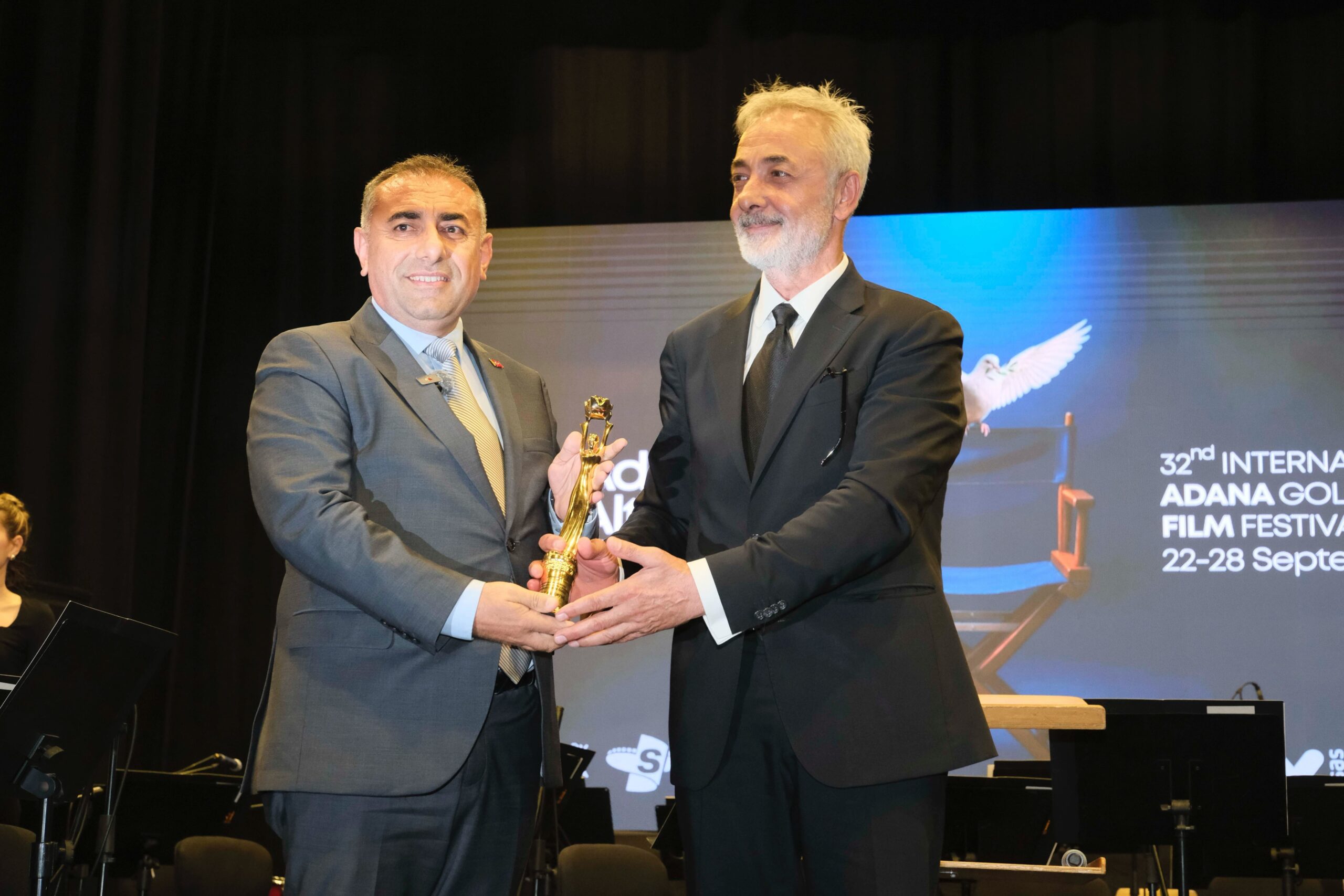 Güngör Geçer, “Sinema barışın, hukukun, adaletin dilidir.”